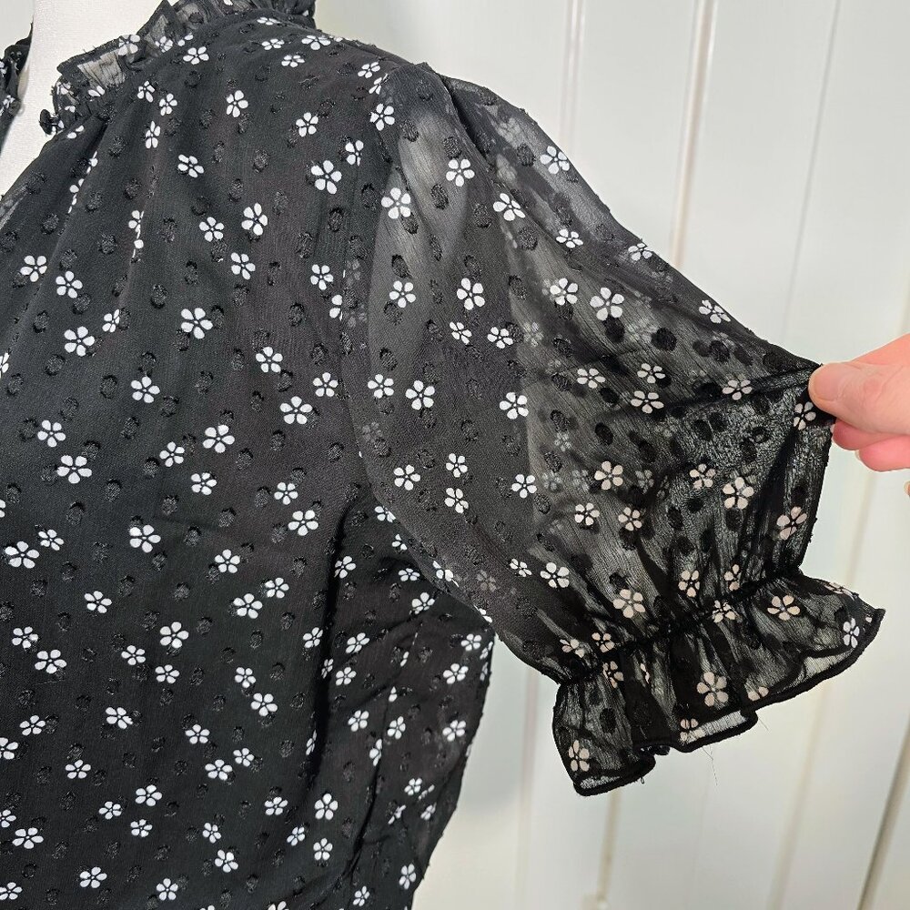 Tamara H. Floral Black Women's Top Size M - Picture 4 of 10
